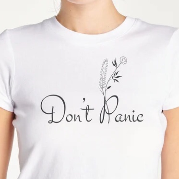 Gildan Tops - Cute 🥰 Women 👕 t-shirt